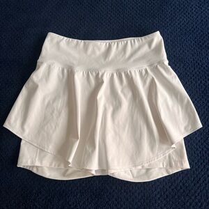Old Navy Active White Skirt Size L, High Rise GO-DRY. Used.